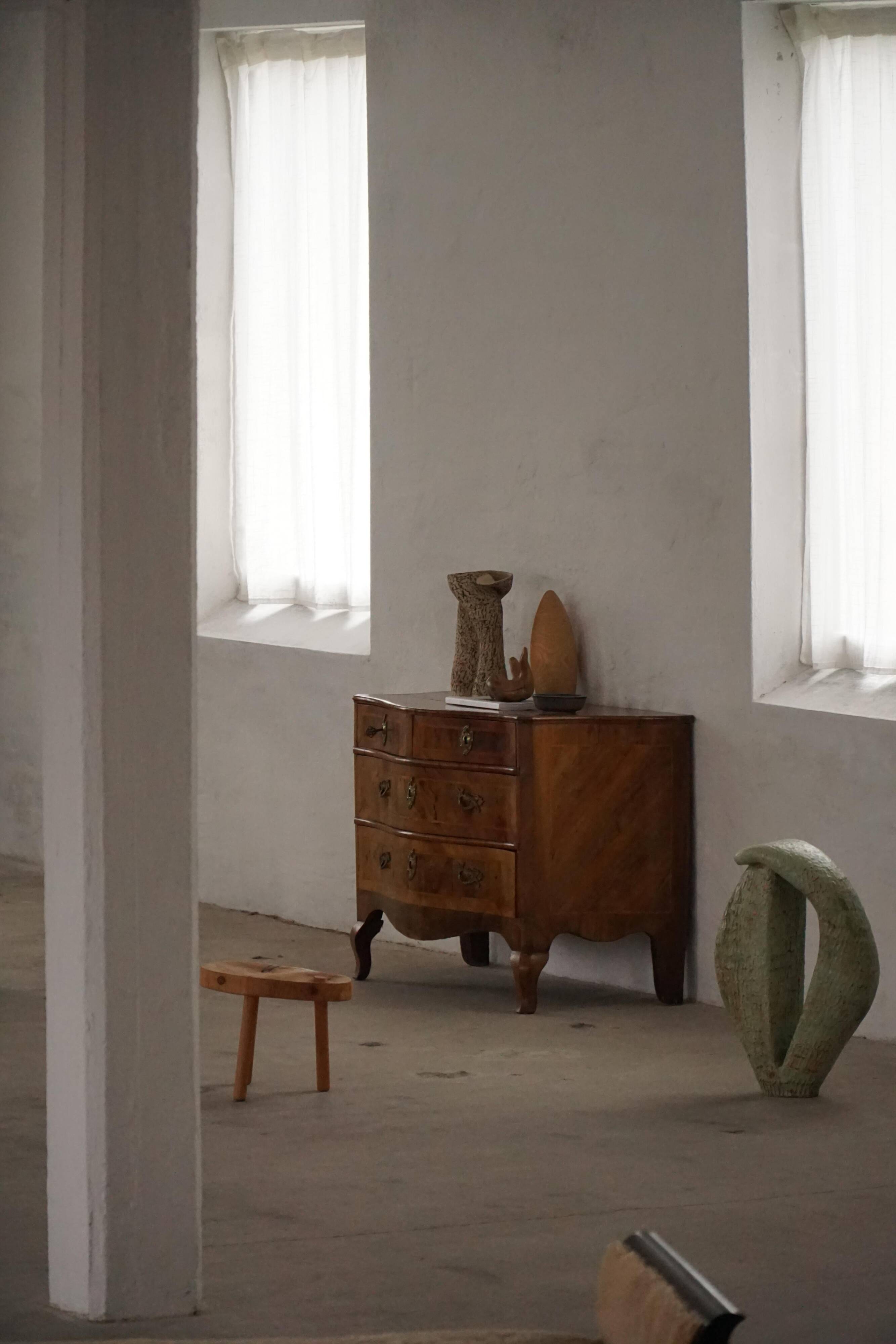 18ème siècle, commode danoise baroque serpentine antique en noyer