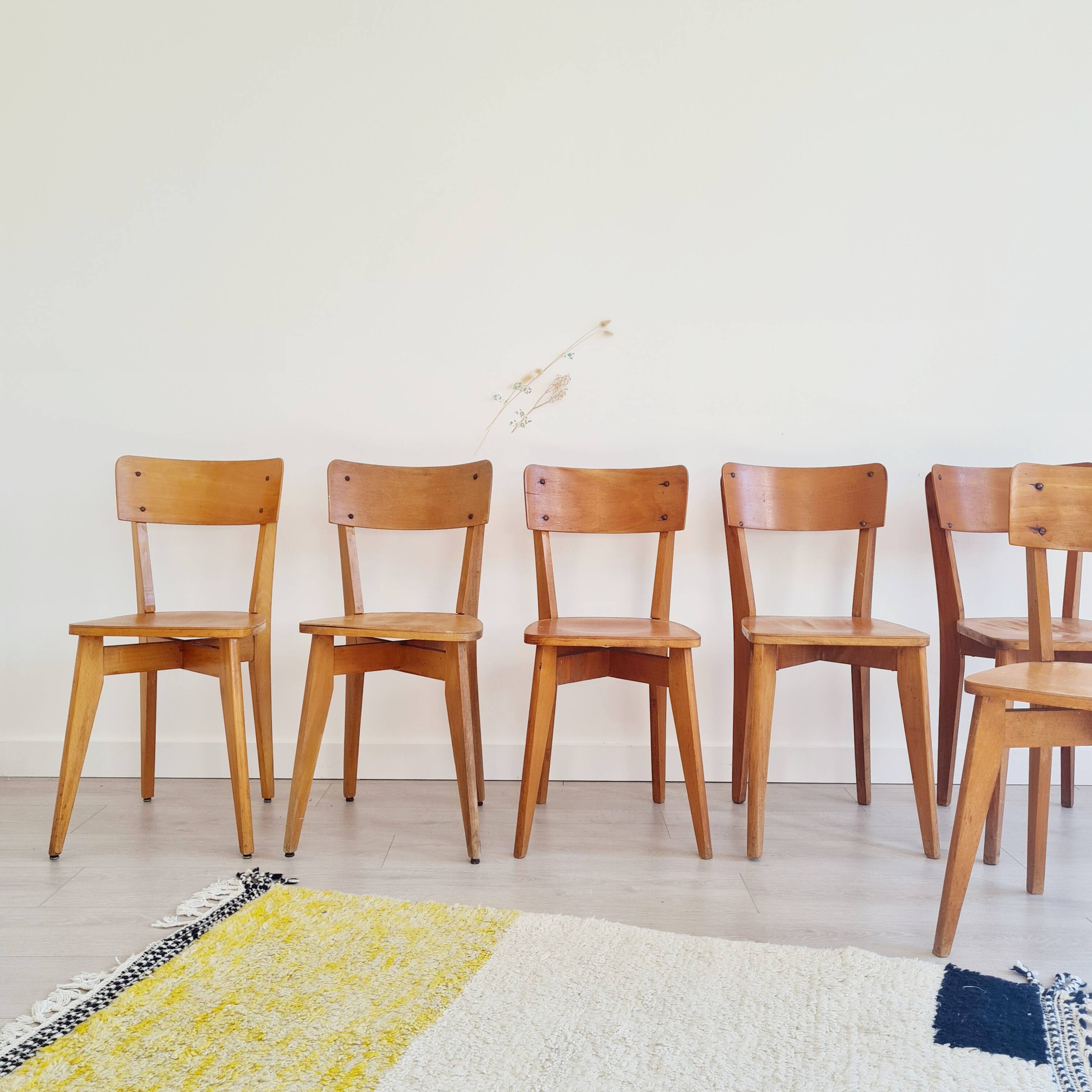 Série de chaises bistrot bois miel