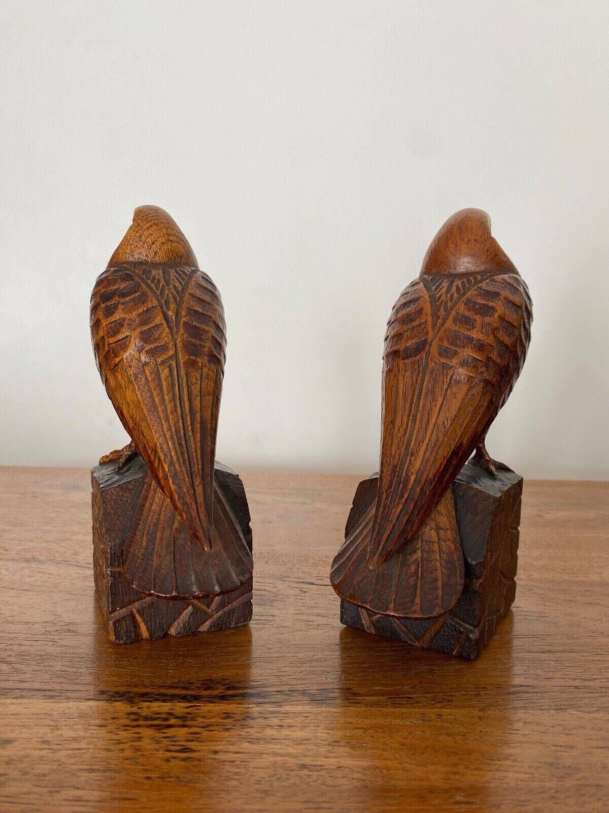 Pair of Art Deco bookend birds in carved wood cubizing 1930