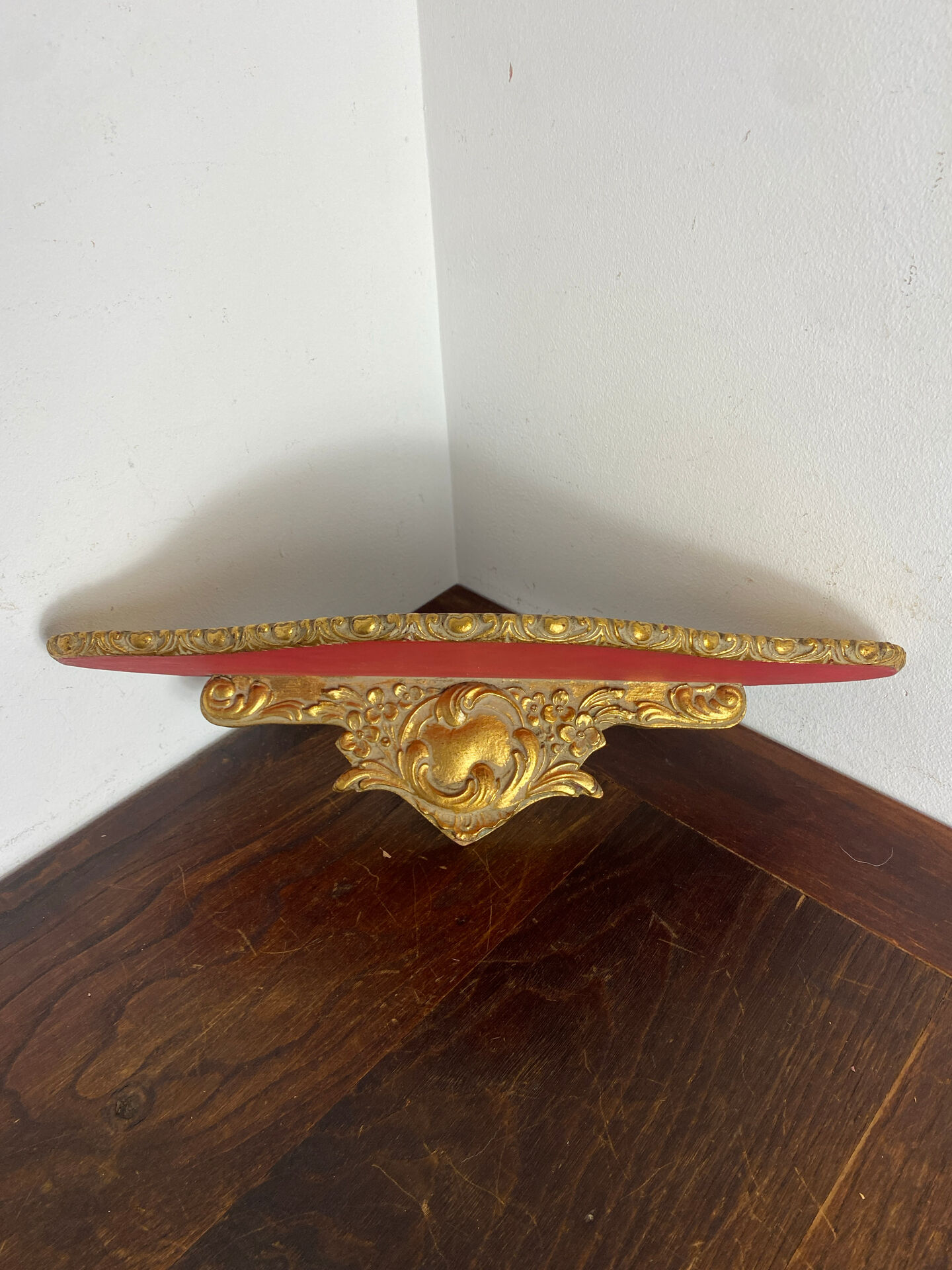 Console murale de style baroque en bois doré