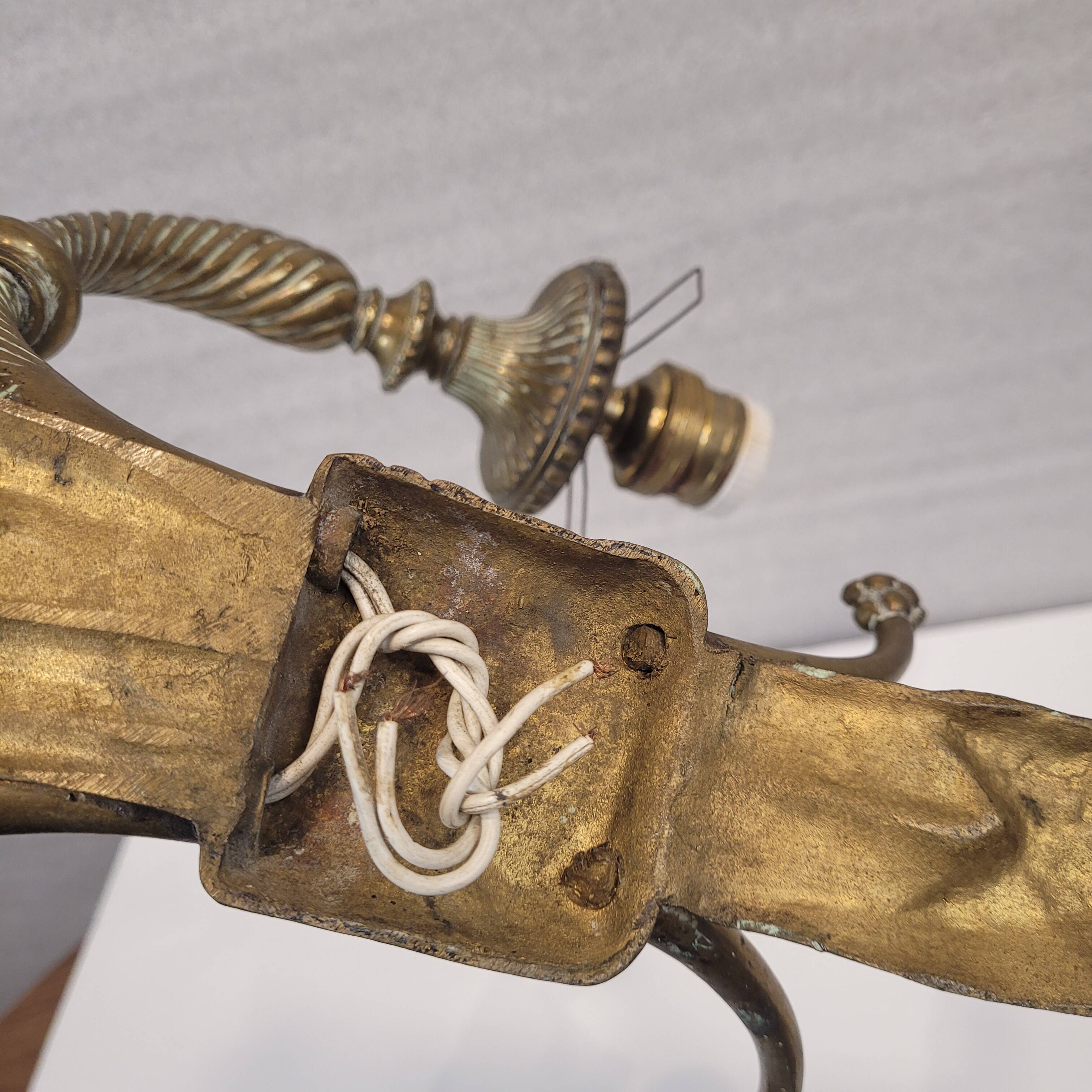 Applique en bronze style Louis XVI, France vers 1900