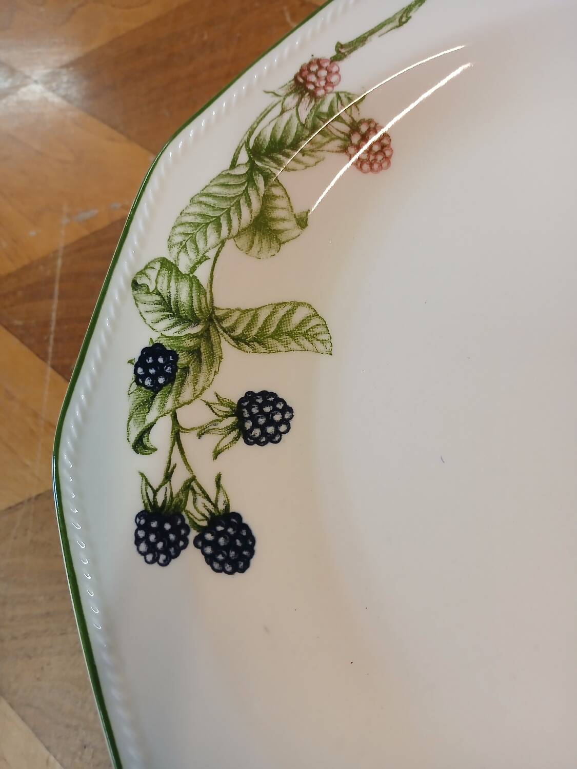 12 Churchill English dinner plates