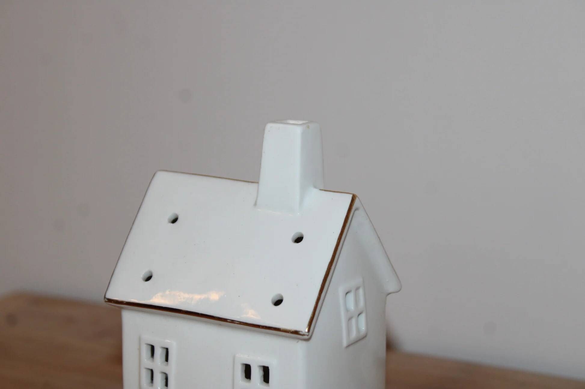 White and gold ceramic house lantern – Christmas light decoration
