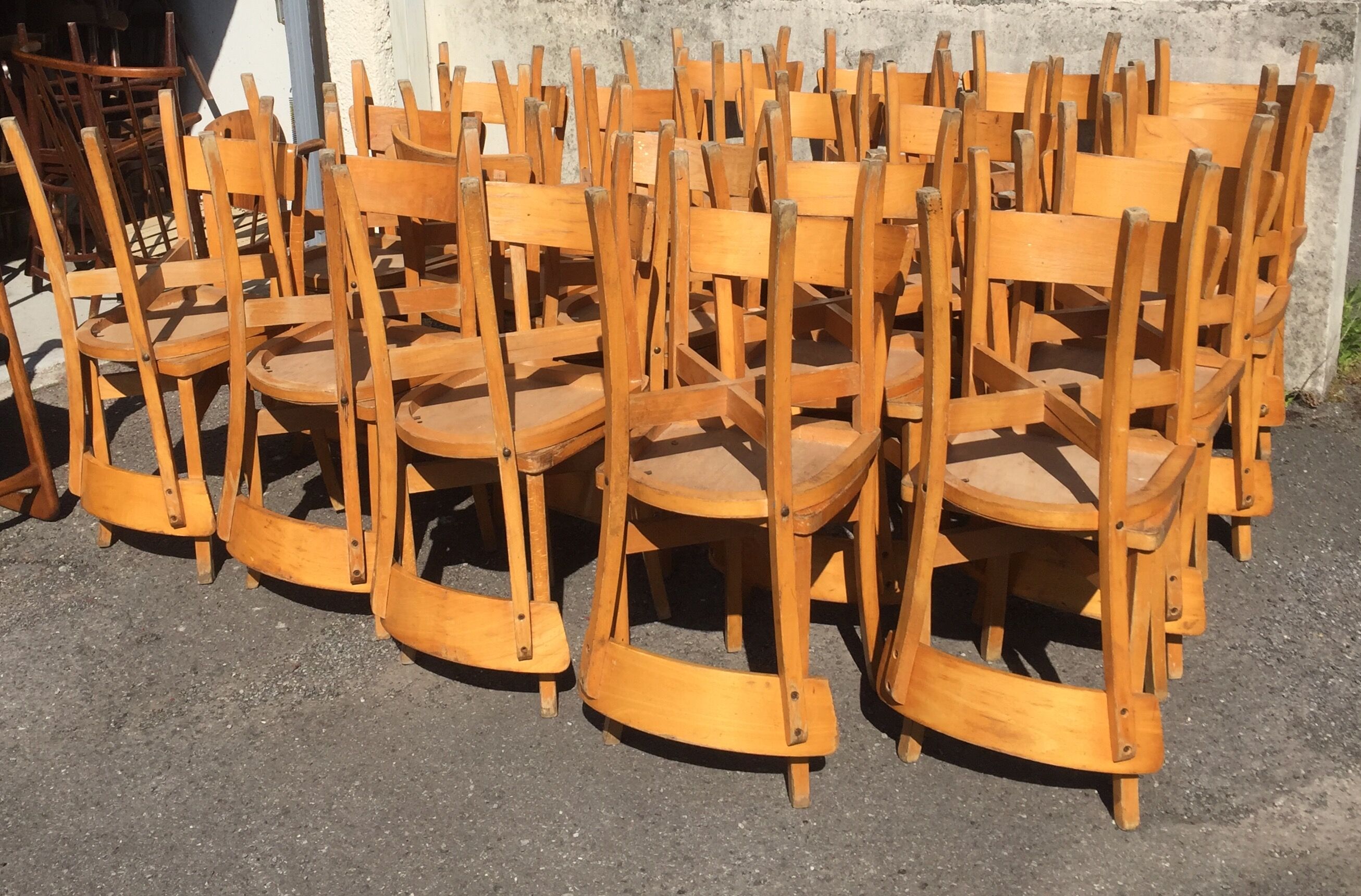 Lot de 30 chaises bistrot