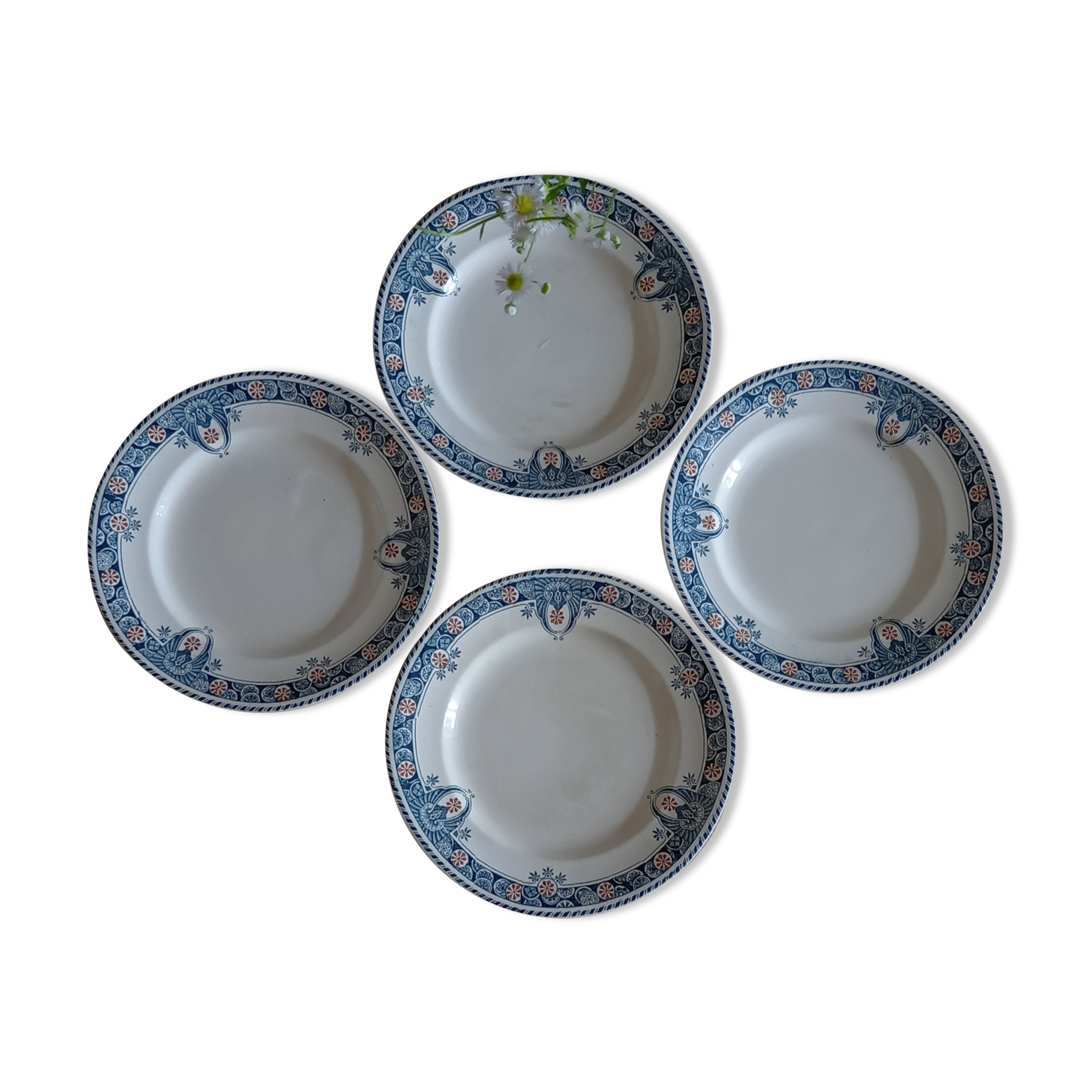 4 assiettes anciennes terre de fer longwy modèle « londres »