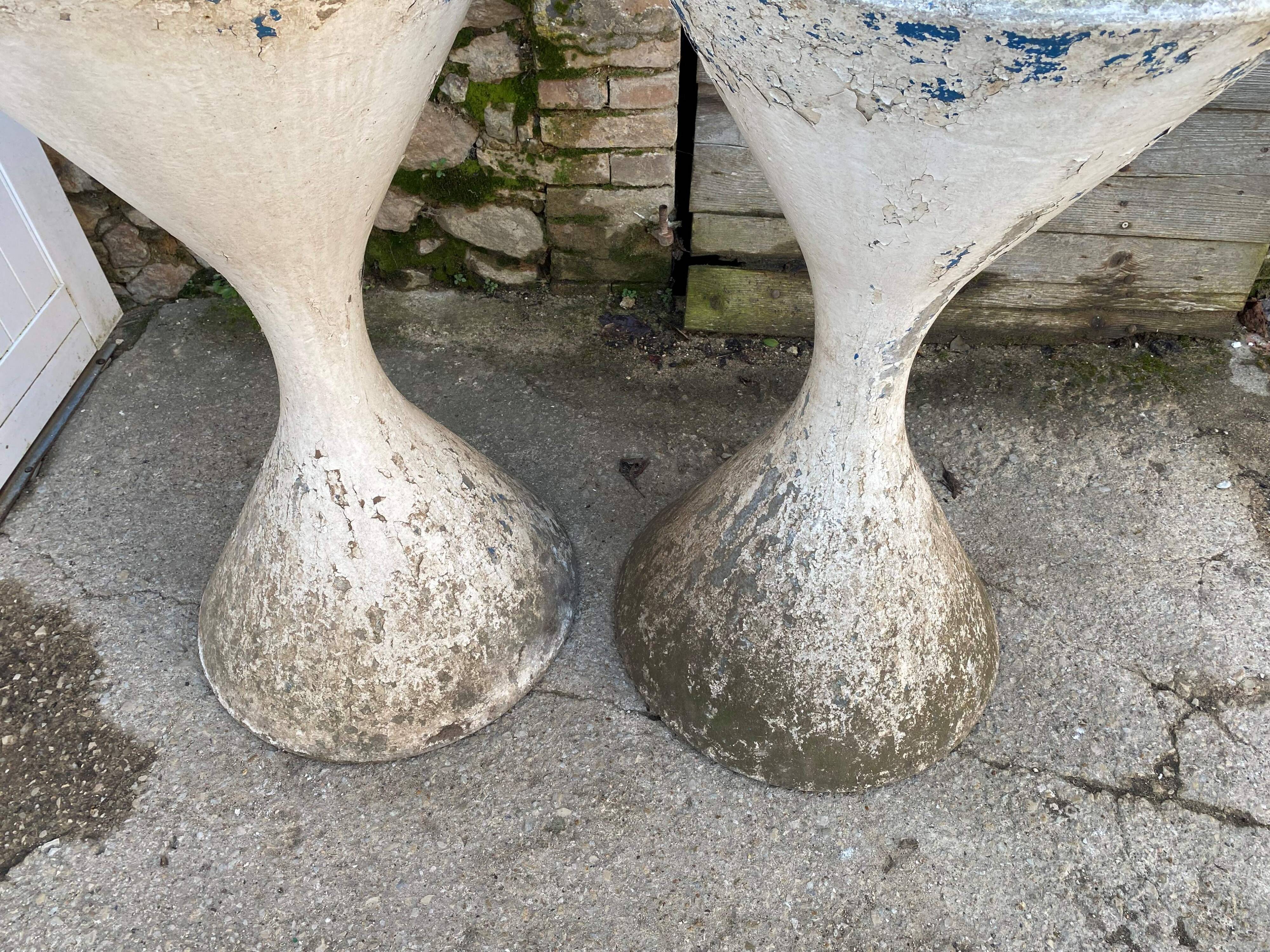 XXL diabolo planters fibreglass Willy Ghul & Anton Bee Eternit
