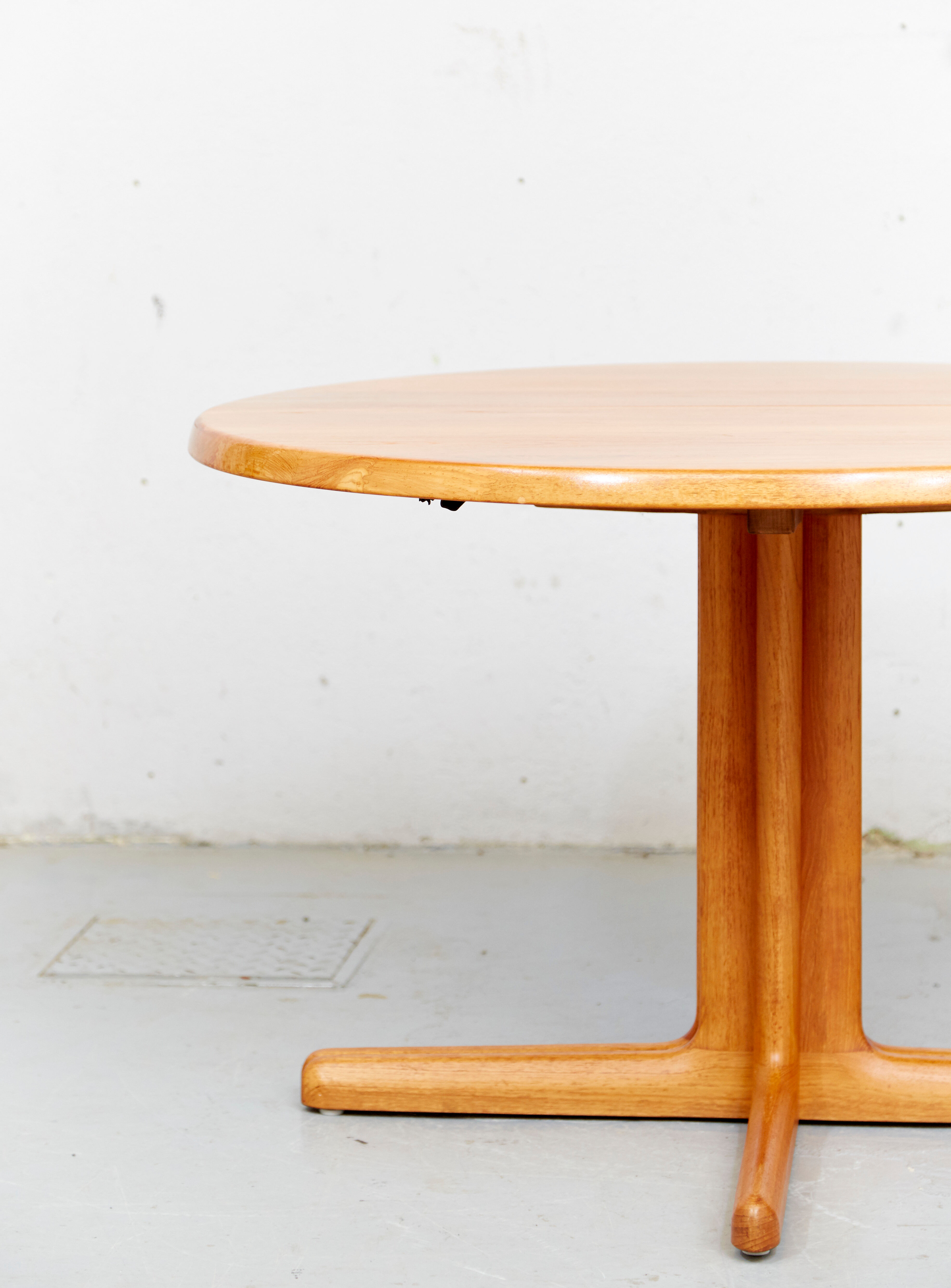 Mid-century teak dining table John Mortensen for CJ Rosengaarden