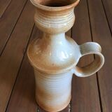 Sandstone pitcher stamped Mongolfier Durtal. Color: gradient of beiges