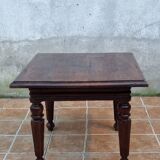 Square side table in solid wood, 52 cm