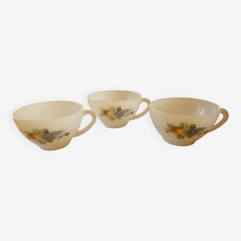 Vintage arcopal tea or chocolate cups