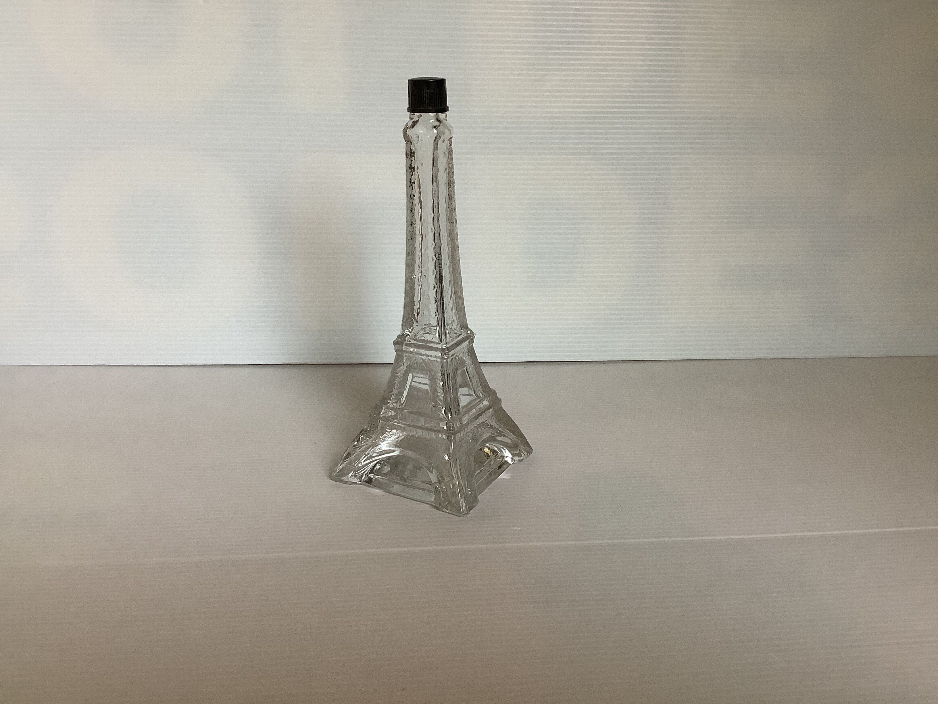 Bouteille en verre tour eiffel