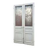 Pair of Art Nouveau separation doors in engraved glass