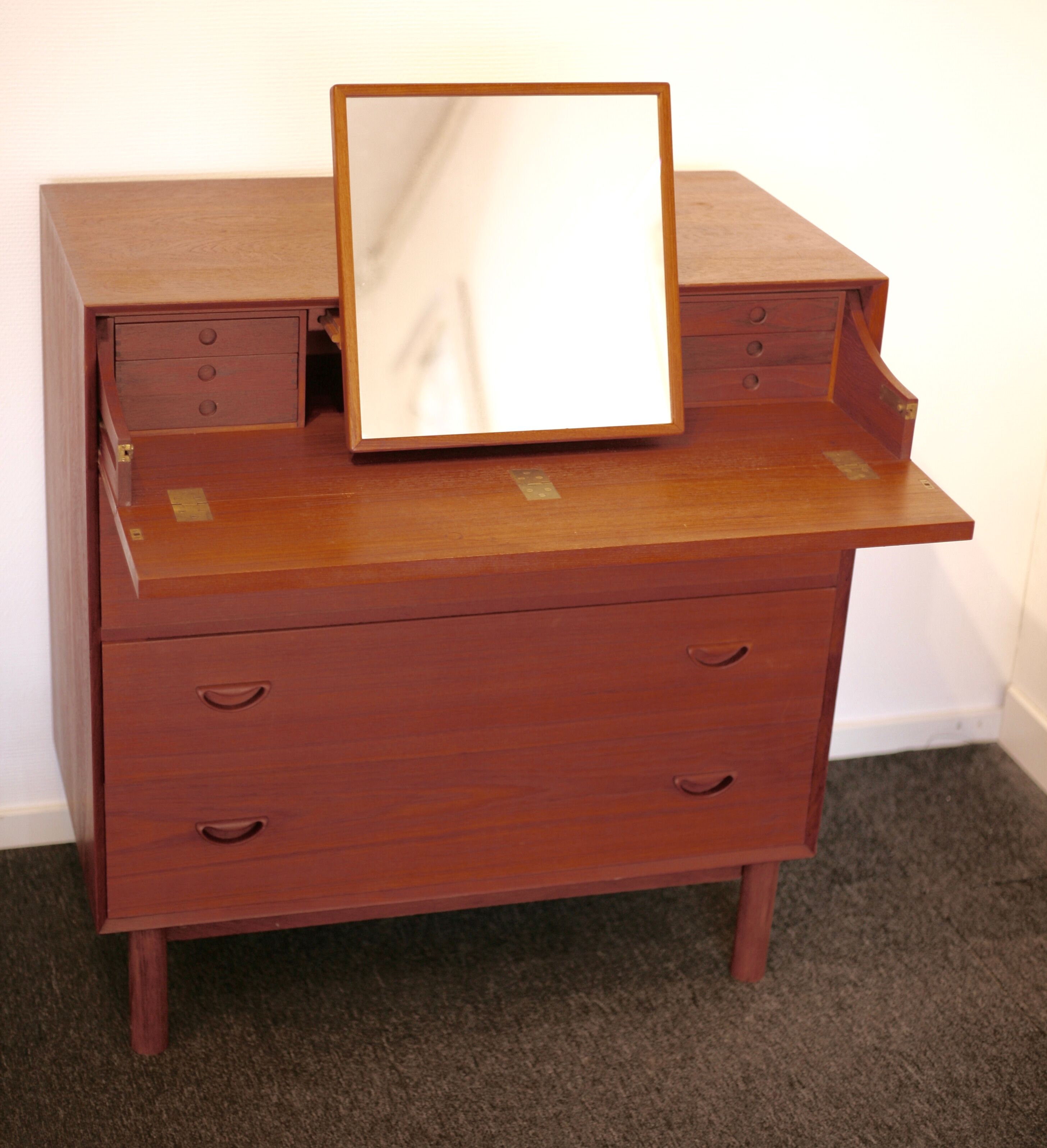 Dresser, model 307, by Peter Hvidt and Orla Mölgaard Nielsen for Söborg furniture