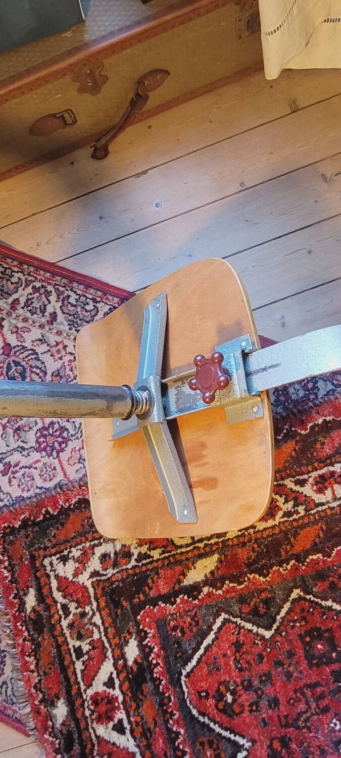 Architect's chair