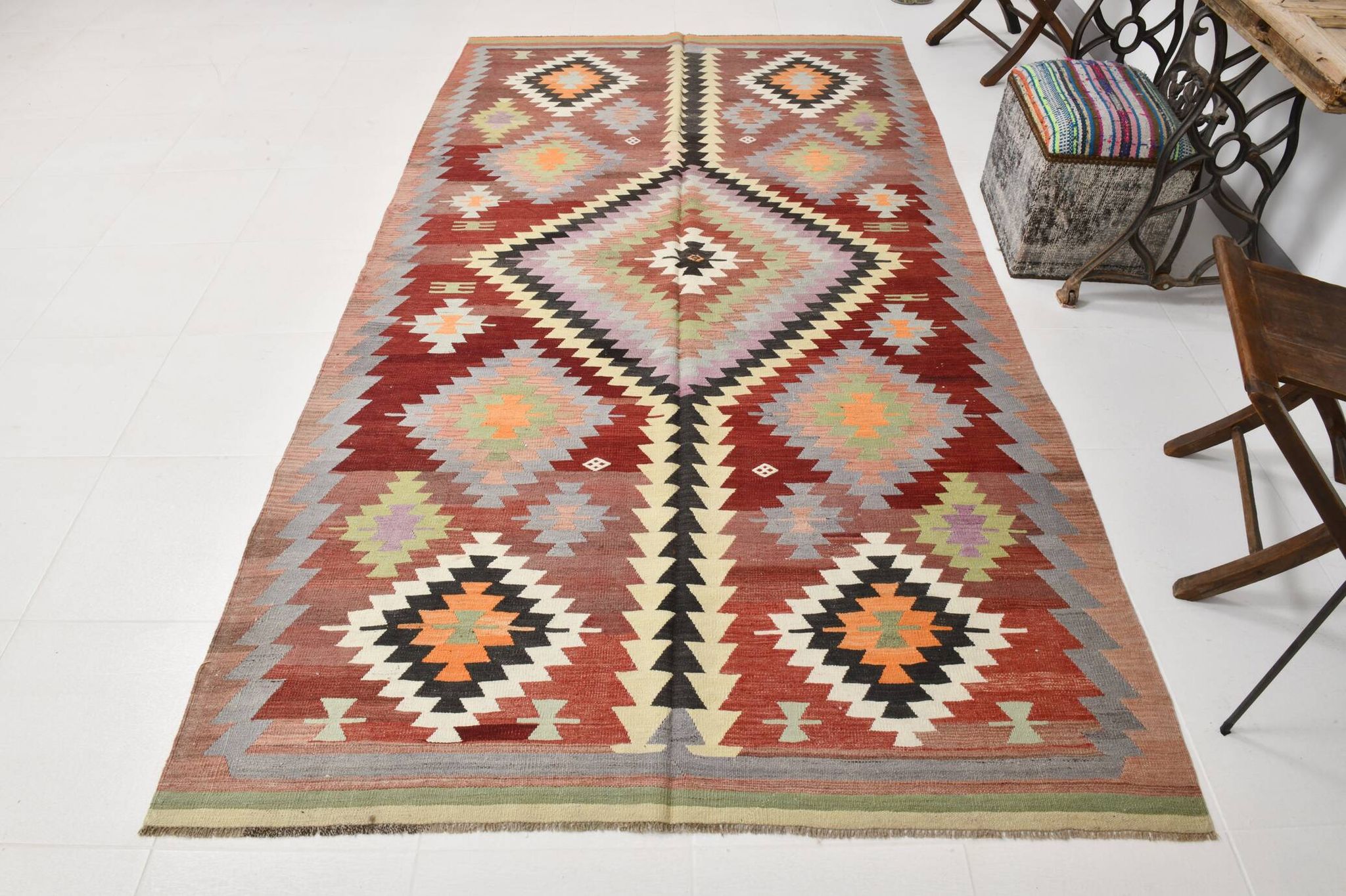 Tapis Kilim tribal vintage rouge foncé vert 5x10