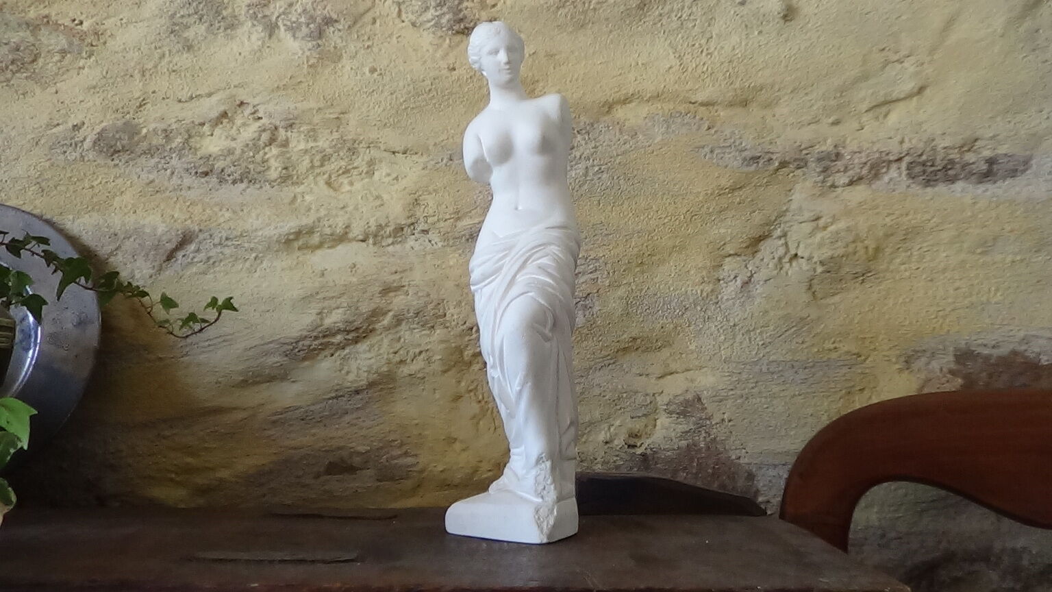Statuette