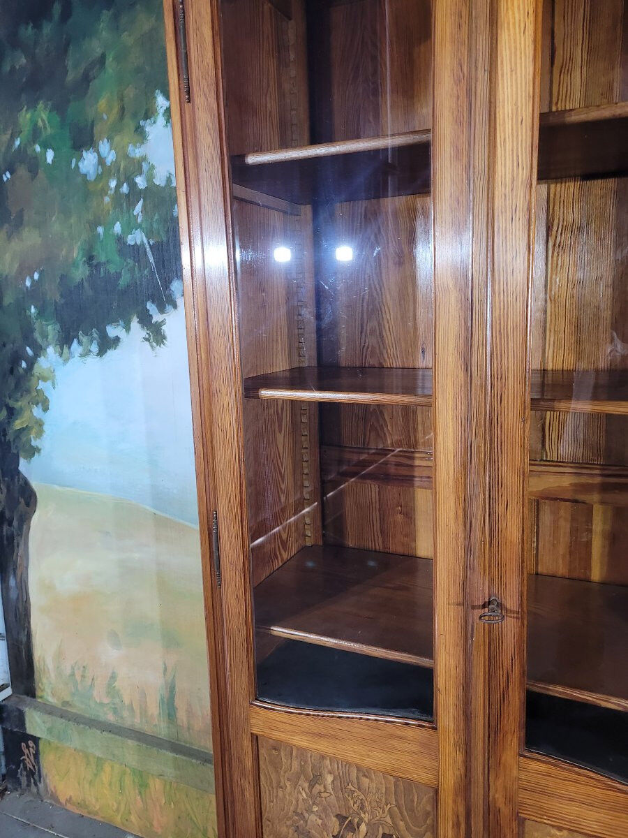 Bibliothèque Art nouveau en sapin