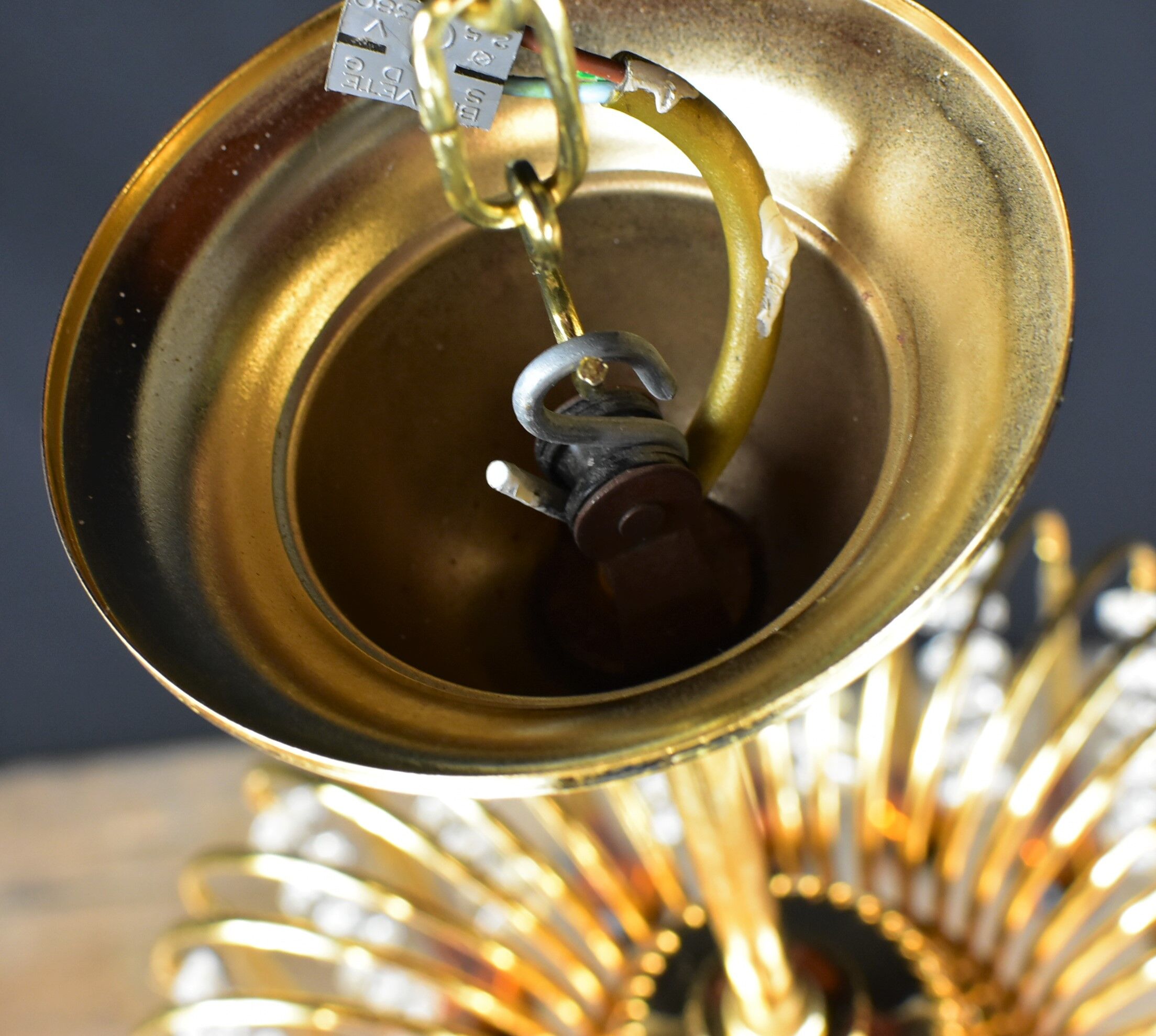 Suspension with tassels drops of water an glass