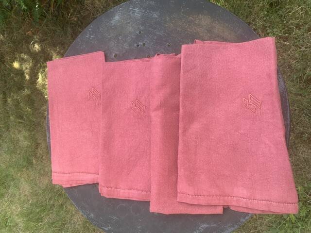 Set of 4 monogrammed BD napkins, rust, damask cotton and linen.