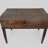 Antique farmhouse game table in solid chestnut with 1 drawer, 19th century.