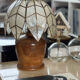 Lampe en nacre et bois d’olivier