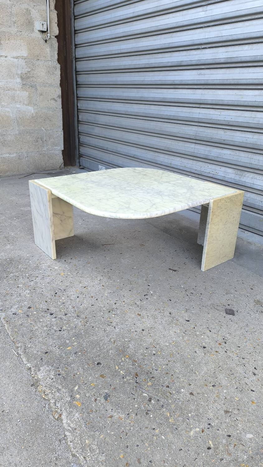 Italian eye coffee table in onyx marble, 1970