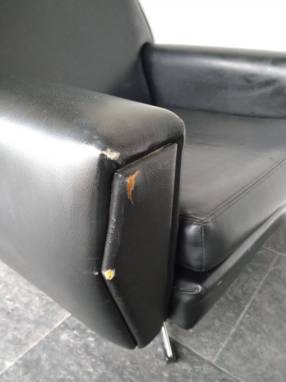 luxury swivel chair 1960s