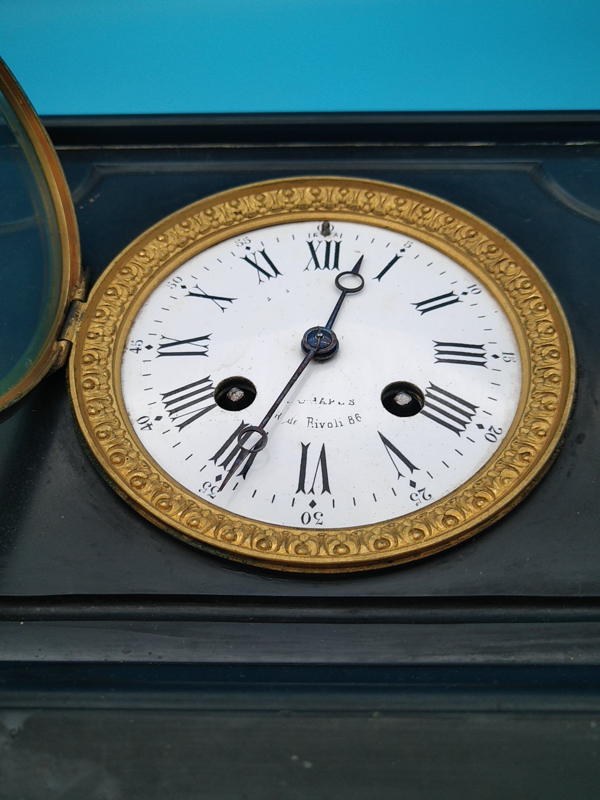 Pendule marbre noir Napoléon III, A Chapus 86 , rue de Rivoli