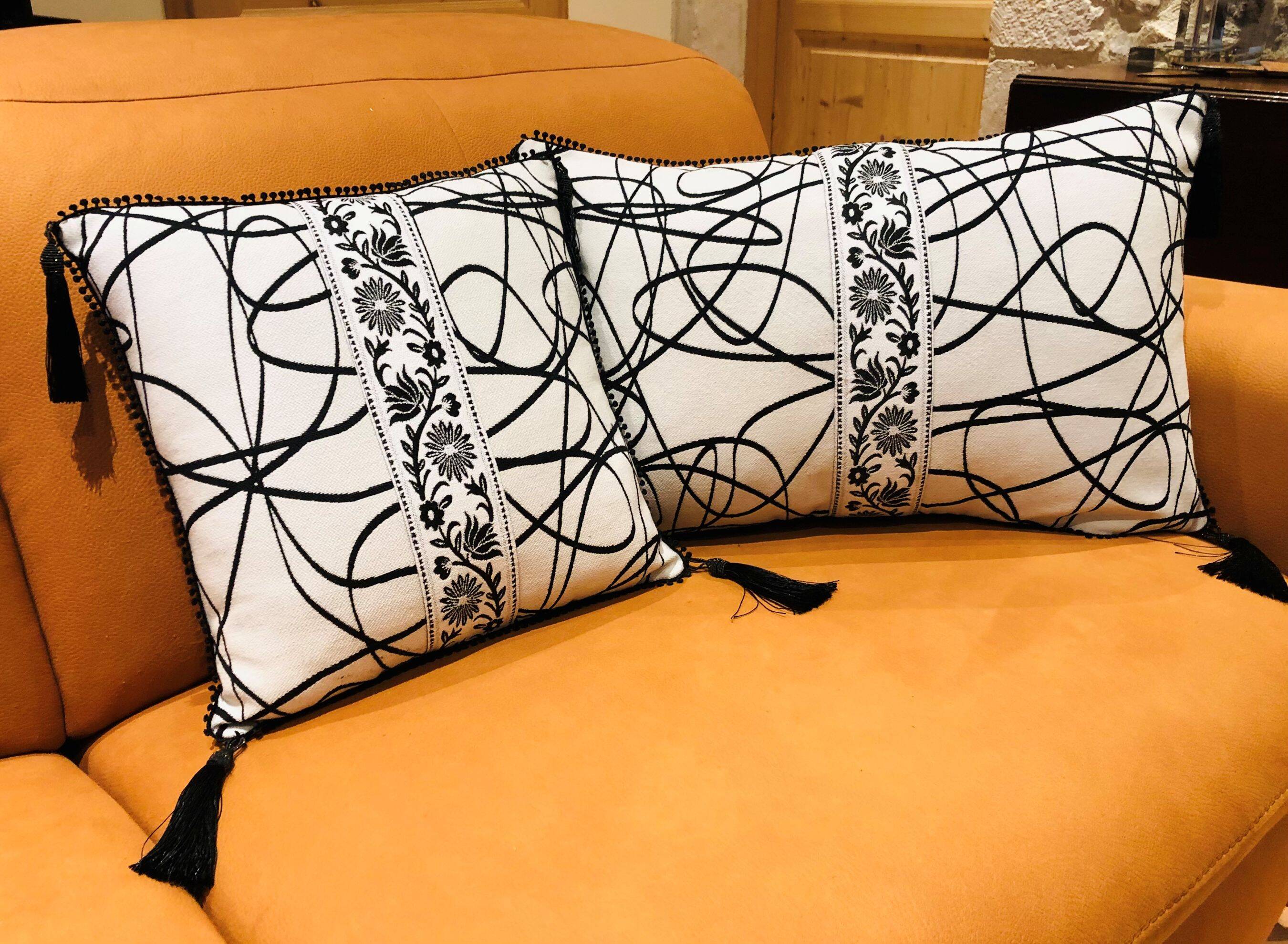 Square cushion, cover and insert, black and white. Ella model.