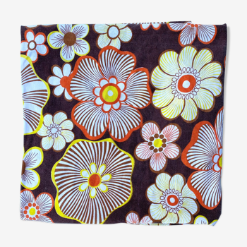 Vintage floral tablecloth 135 x 220