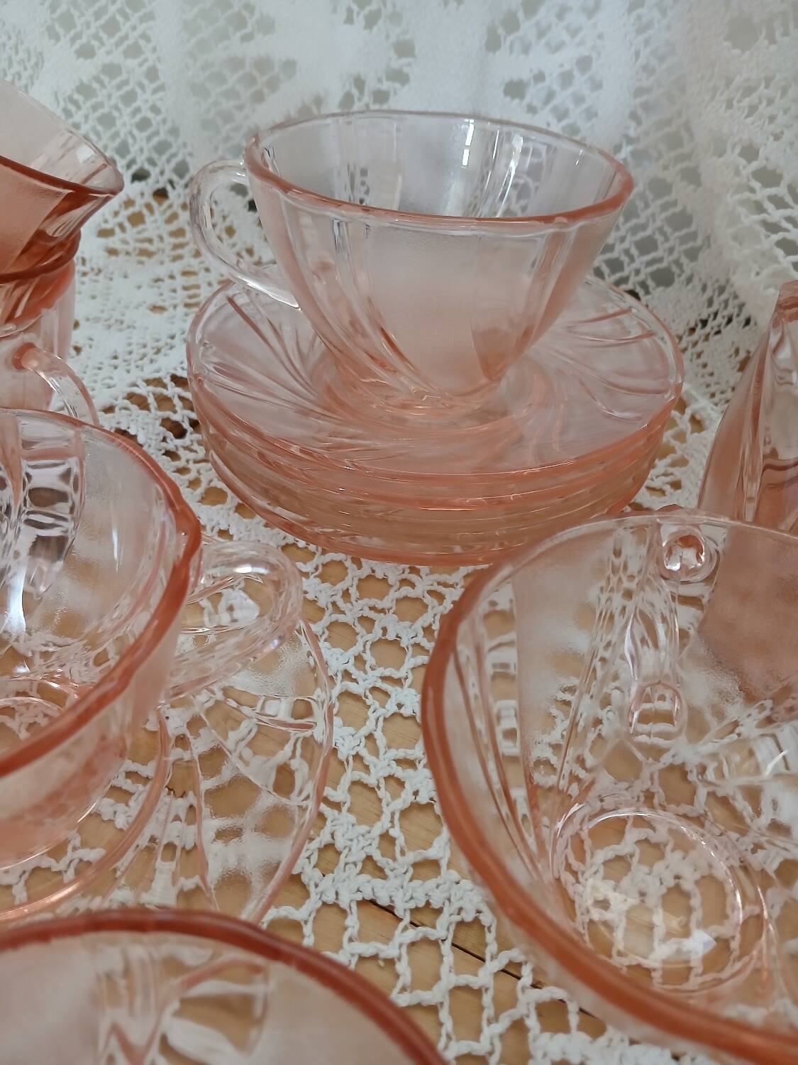 Set of 9 pink Vereco cups