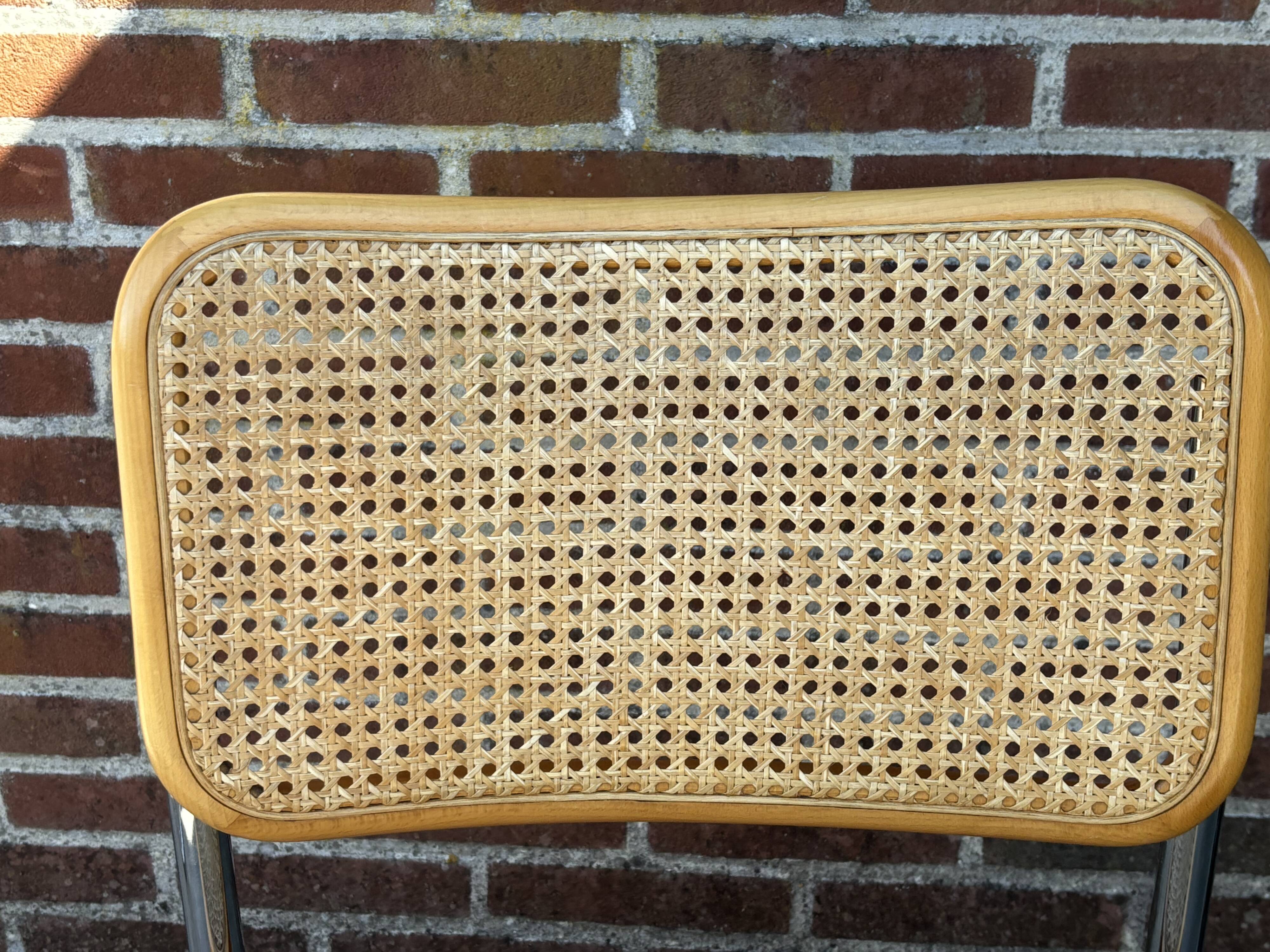 Ensemble de 4 chaises Cesca B32 conçues par Marcel Breuer design fabriqué en Italie