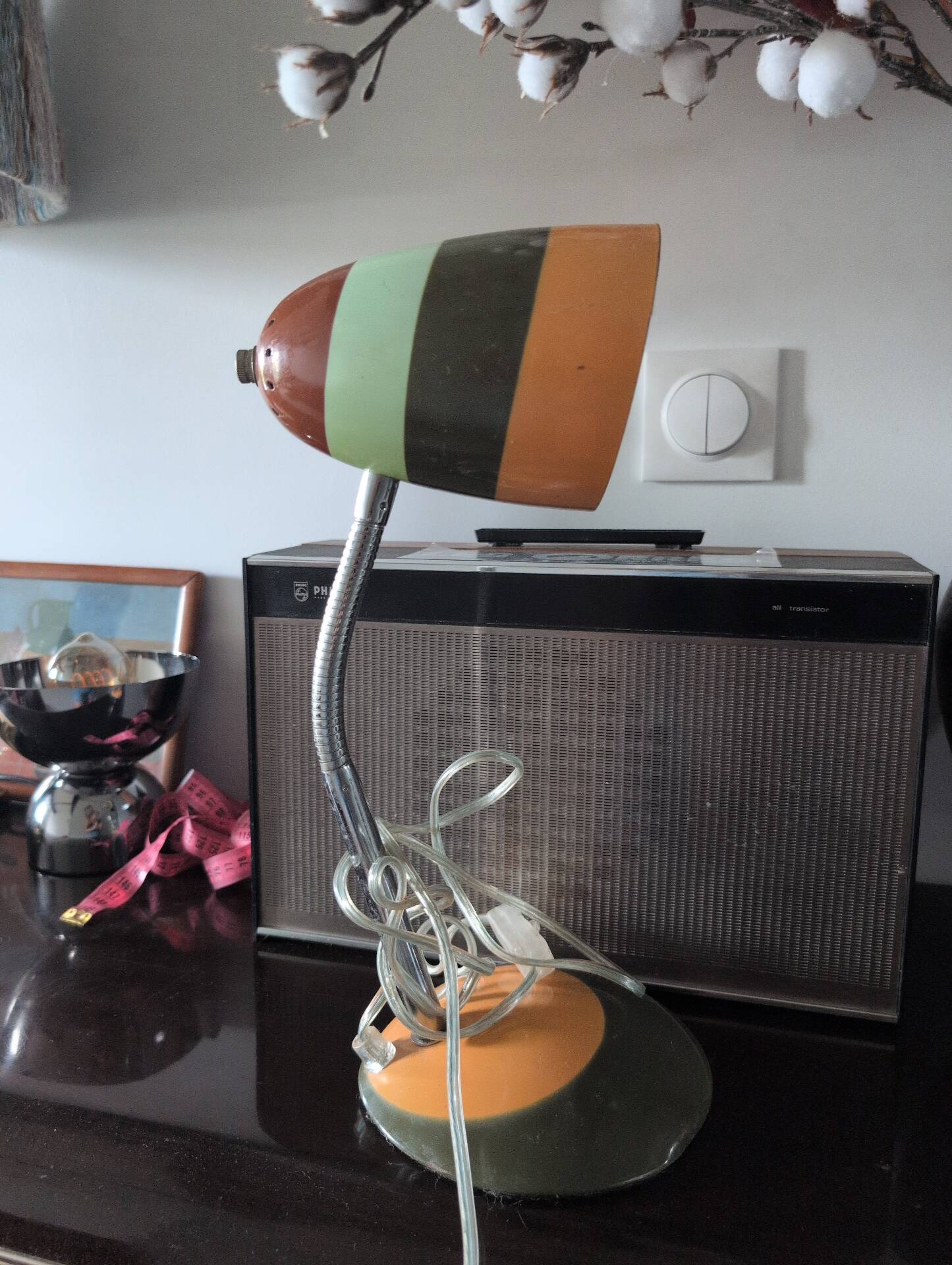 Memphis lamp