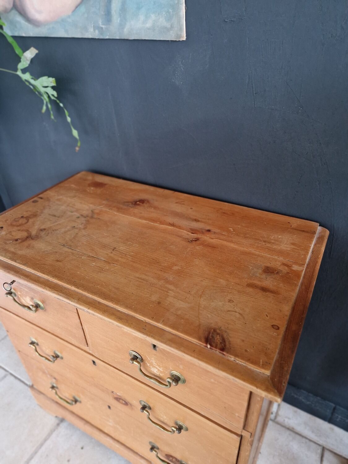 Pine chest of drawers