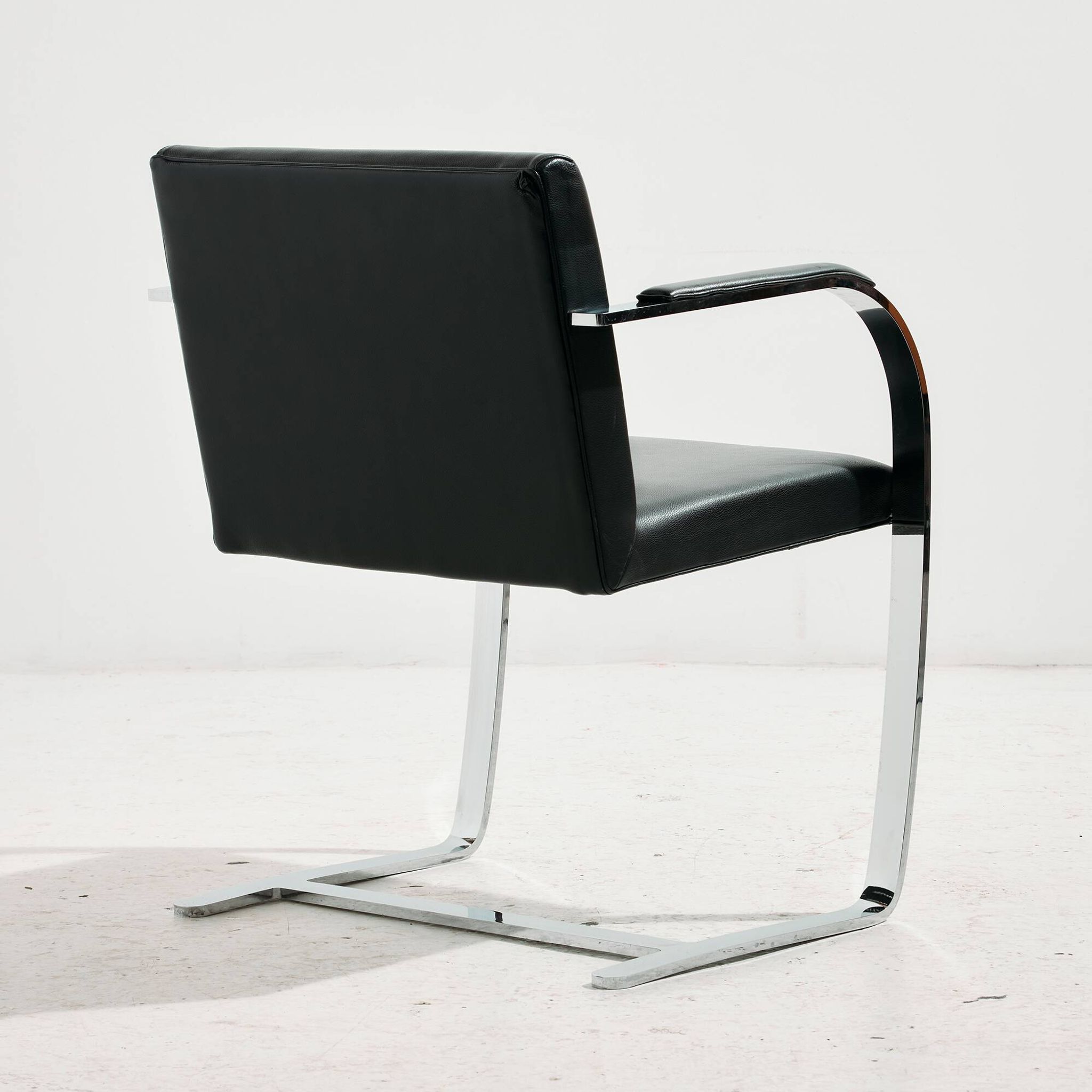 Fauteuil Brno par Alivar