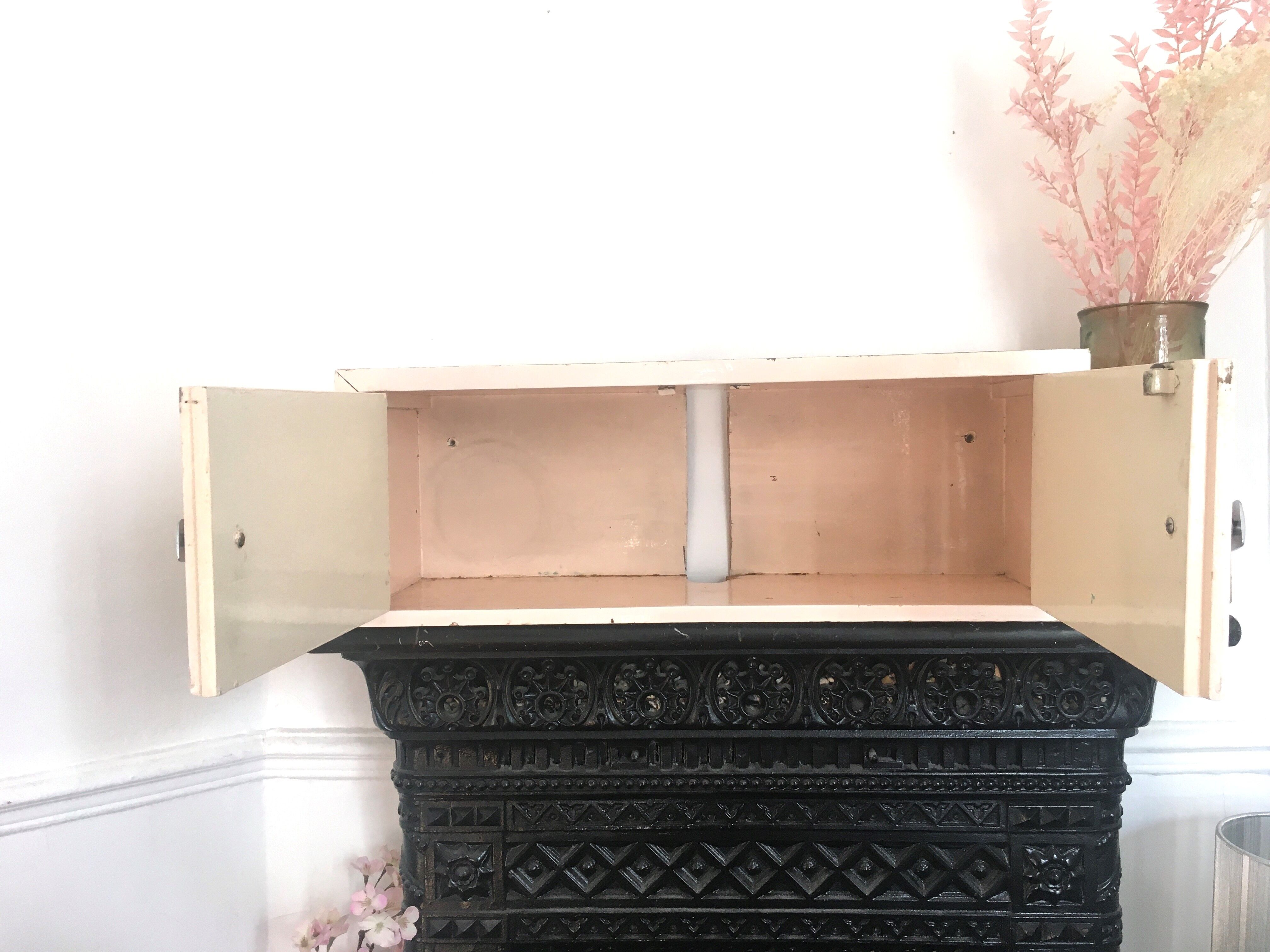 Vintage closet powder pink