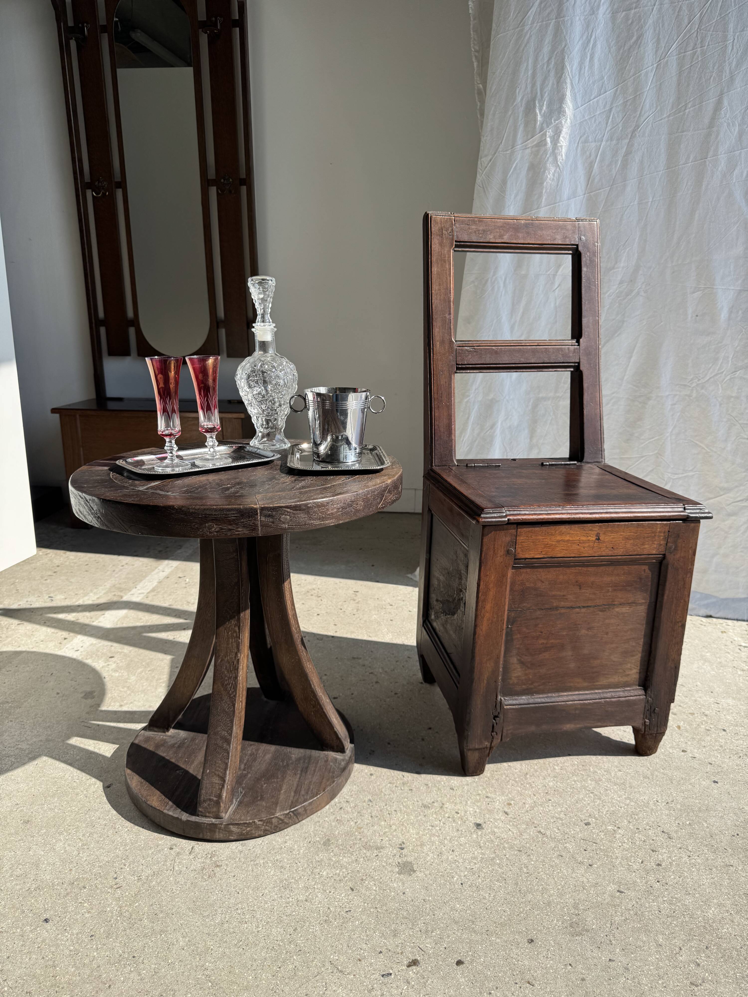 Antique oak storage chair