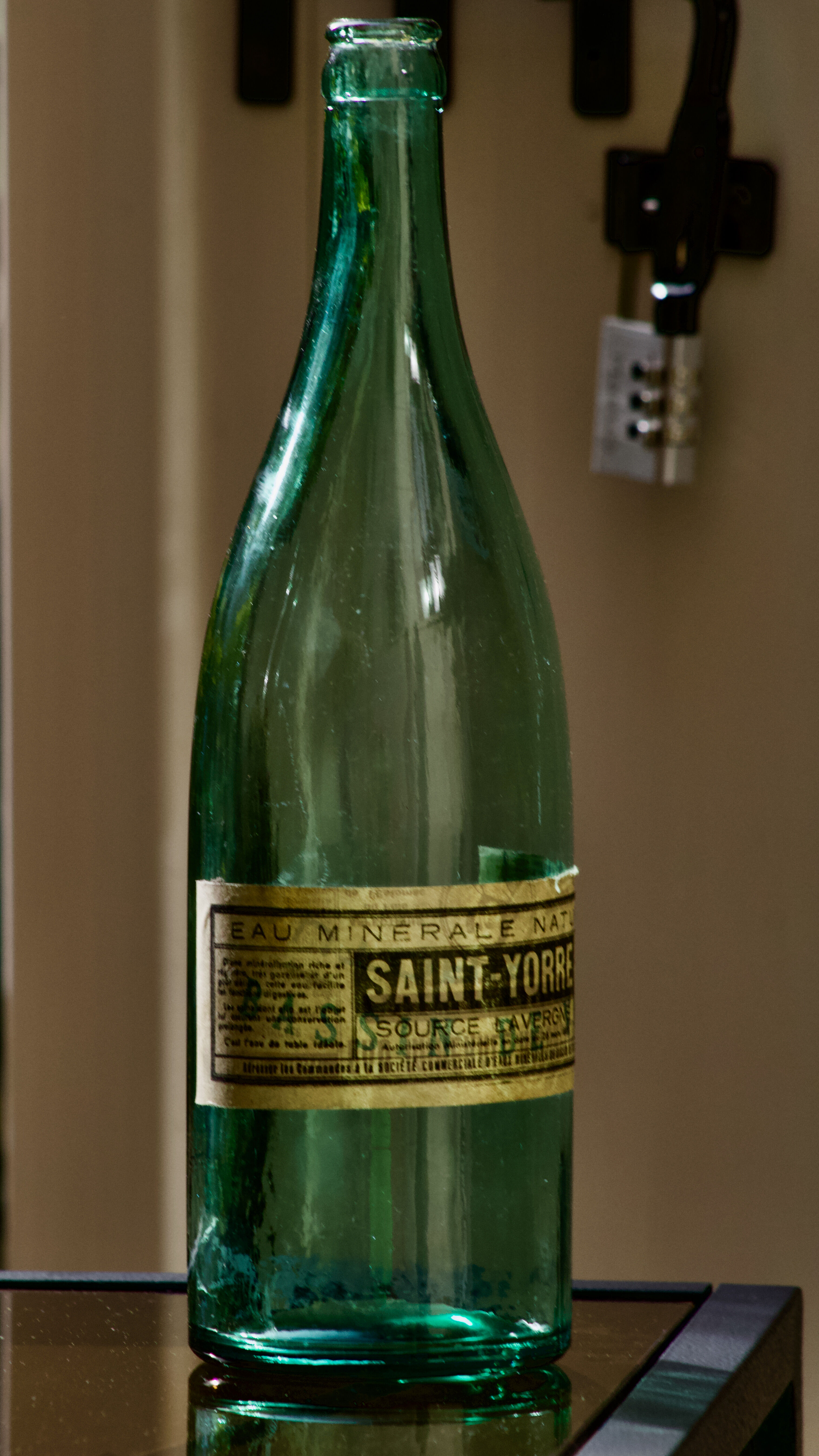 Old bottle of Saint-Yorre mineral water at the beginning of the 20th century with label in very beautiful condition!