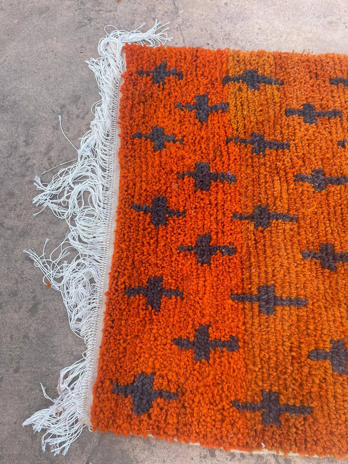 Traditional handmade carpet 250cm x 150cm Moroccan