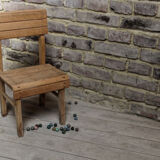 Ancienne chaise d'enfant en bois