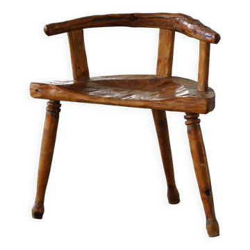 Scandinavian folk art chair with three pine legs from the early 20th century, wabi sabi.