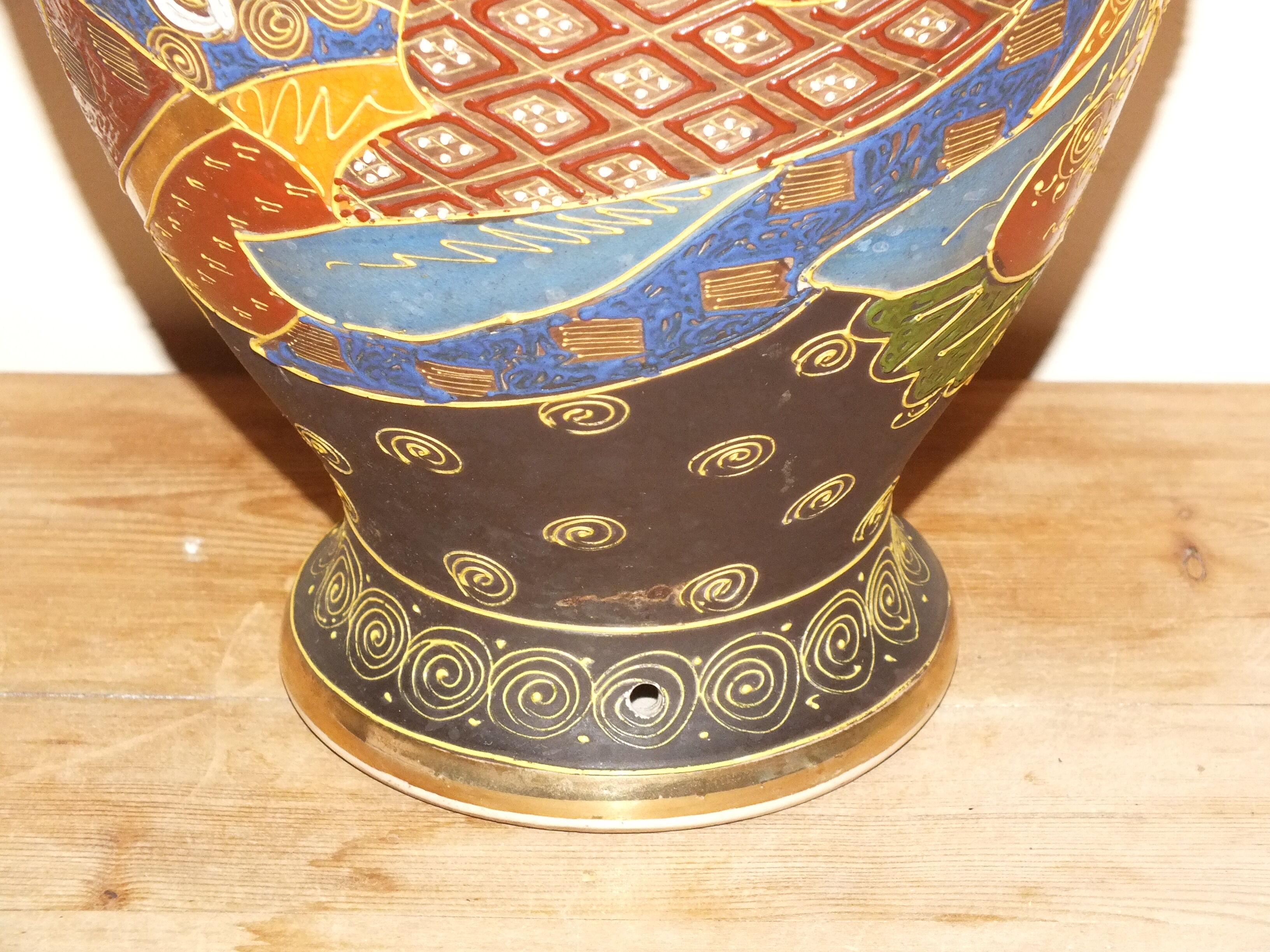 Pair of old Japan Satsuma vases, signed and enamelled