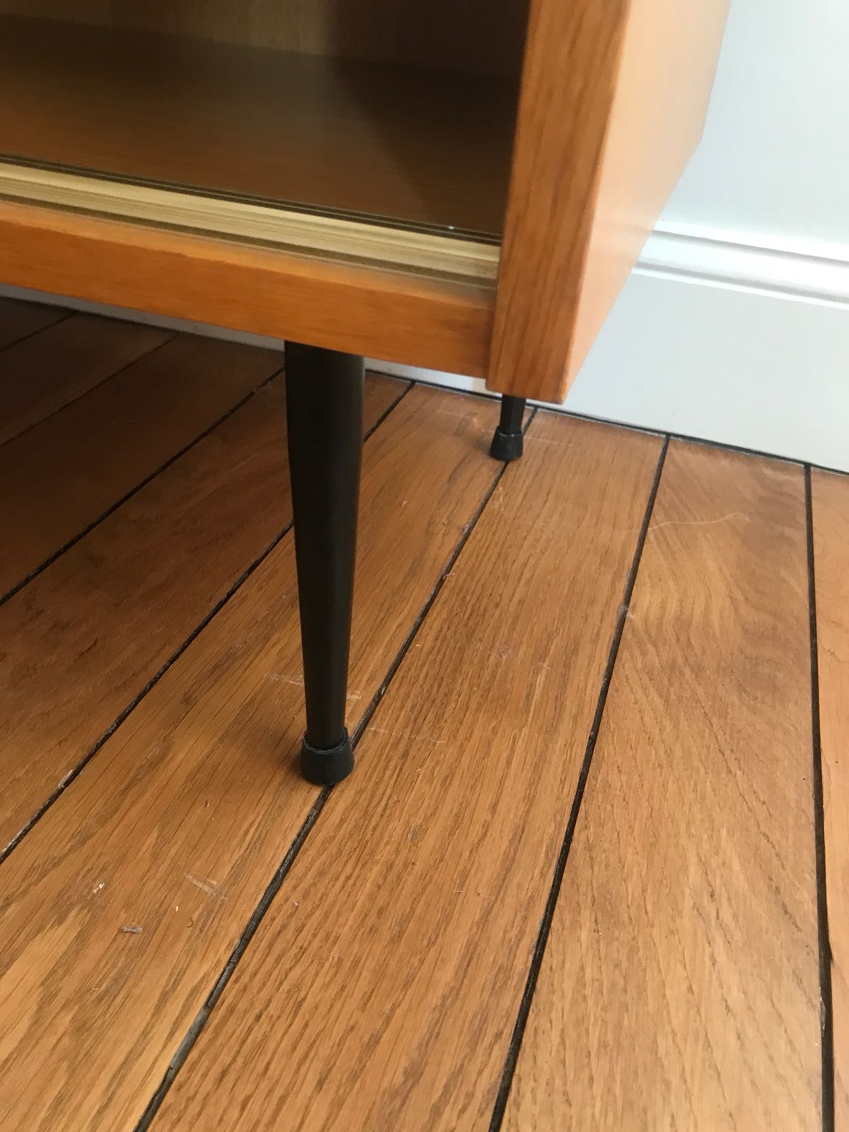 Small showcase feet compass 60s