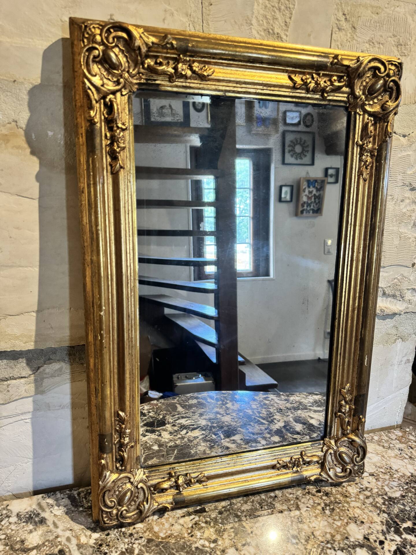 Miroir Louis XV, glace au mercure et bois doré, XIXe