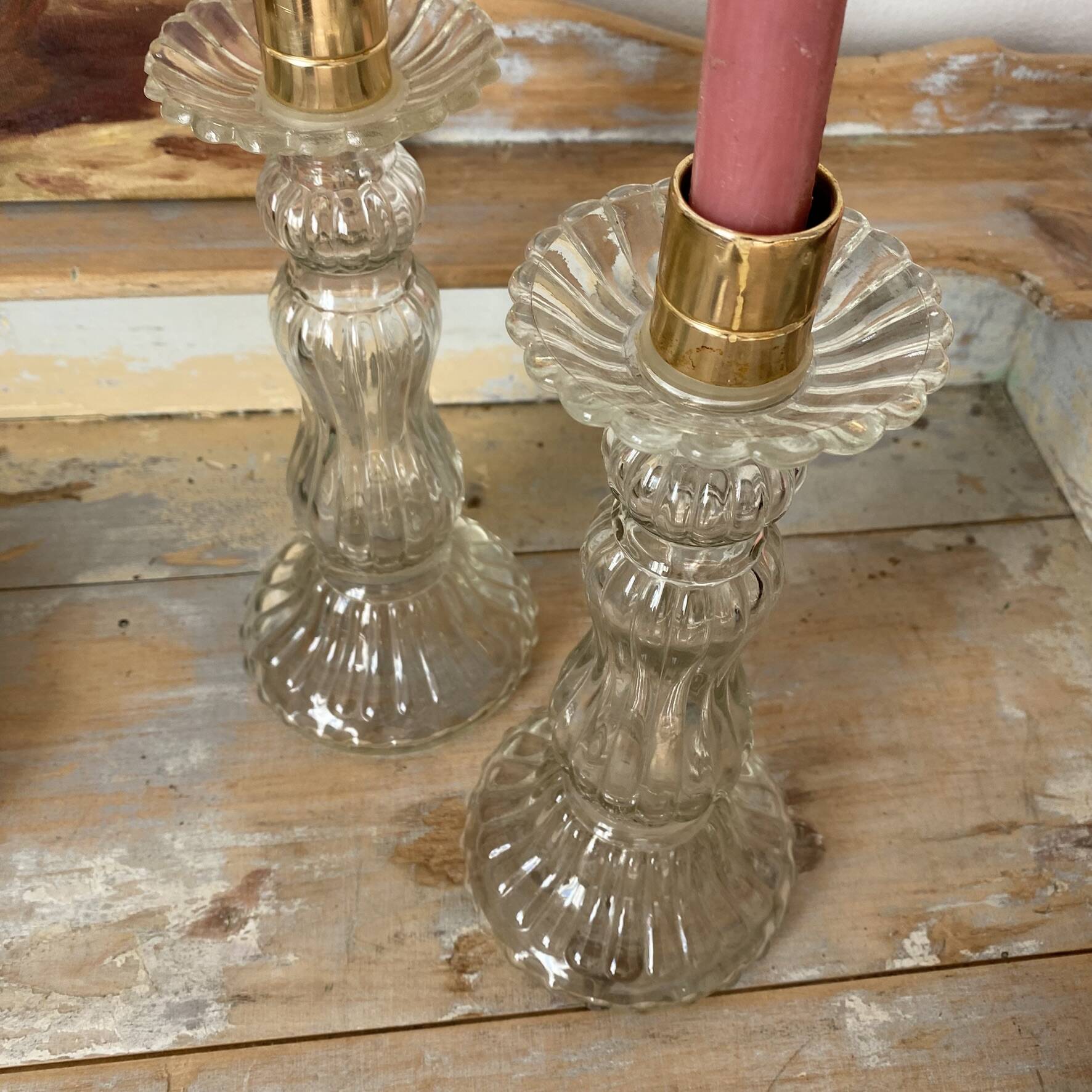 Paire de bougeoirs en verre flacons roger gallet