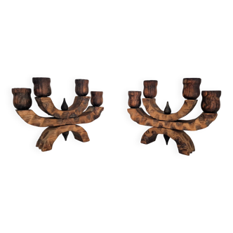 Paire de bougeoirs en bois brutaliste