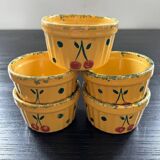 Service of 5 ramekins with cherry decoration