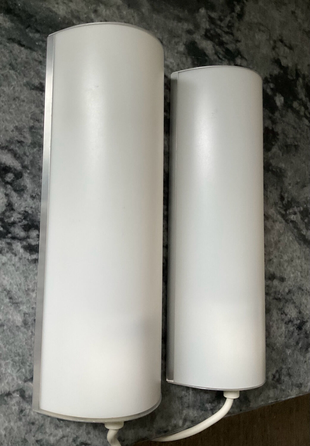 Paire d’appliques de chevet vintage en aluminium