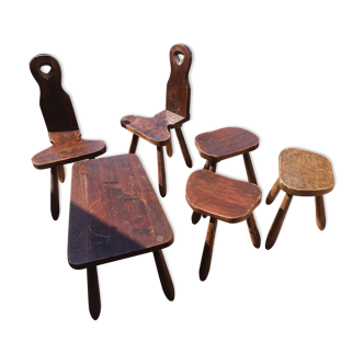 Set de chaise, tabourets et table basse