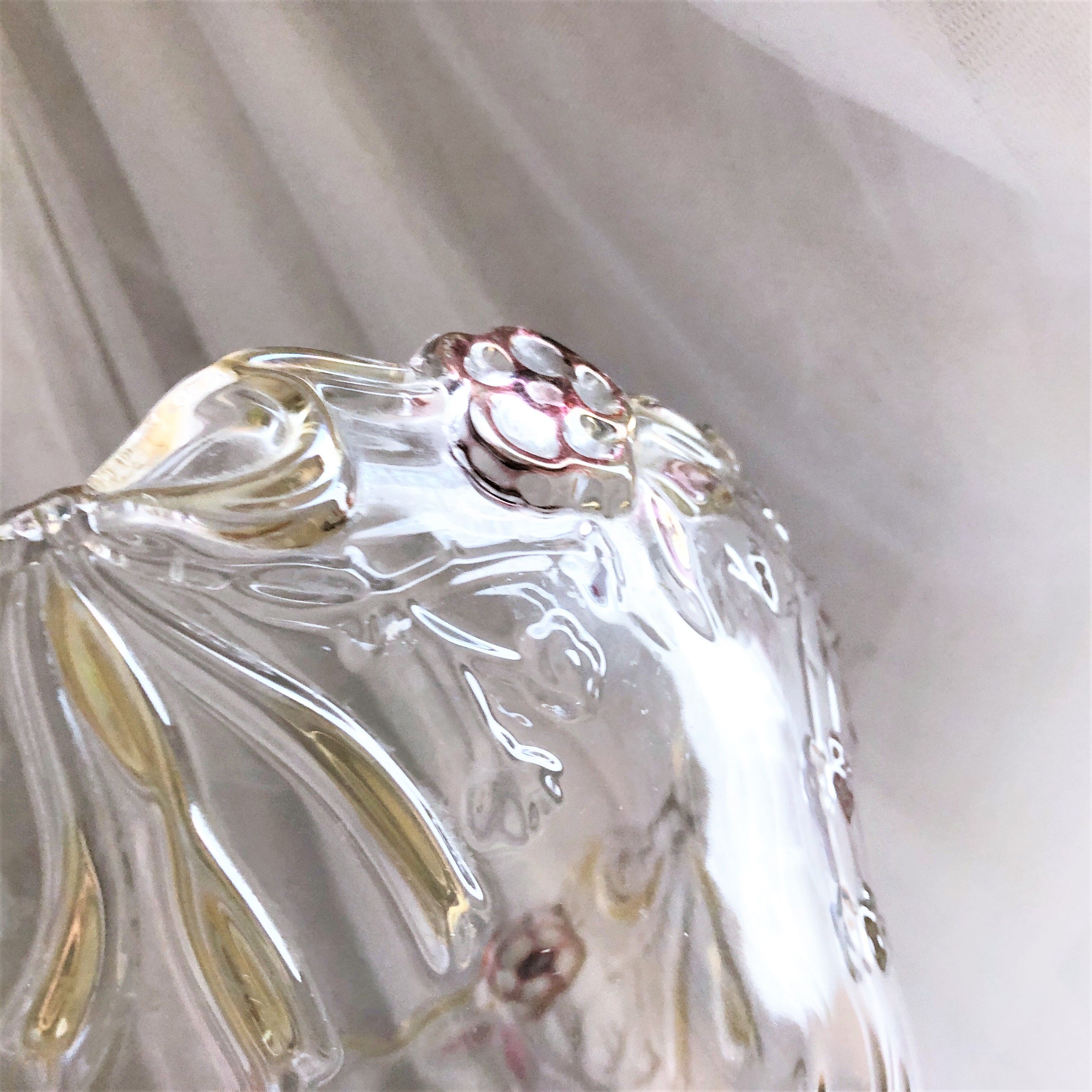 Pedestal fruit cup in blown glass